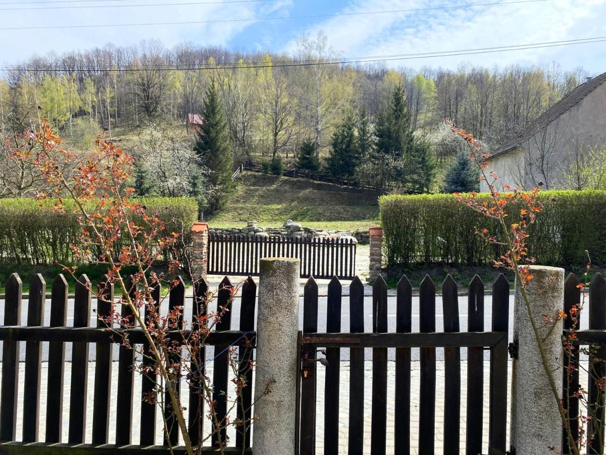 Apartamento Dom Tkacza Pieszyce Exterior foto